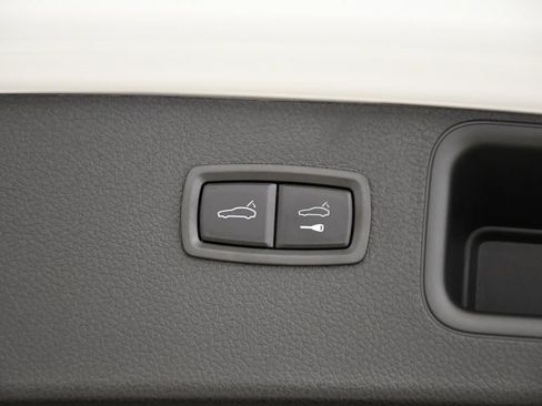 Certified 2026 Porsche Macan AWD/4WD image 59