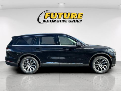 New 2026 Lincoln Aviator AWD image 2