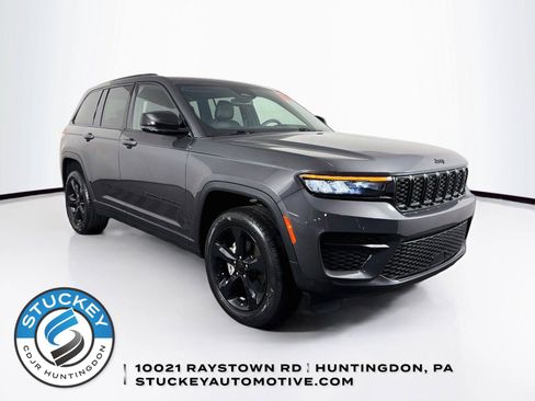Used 2023 Jeep Grand Cherokee Altitude AWD/4WD image 1