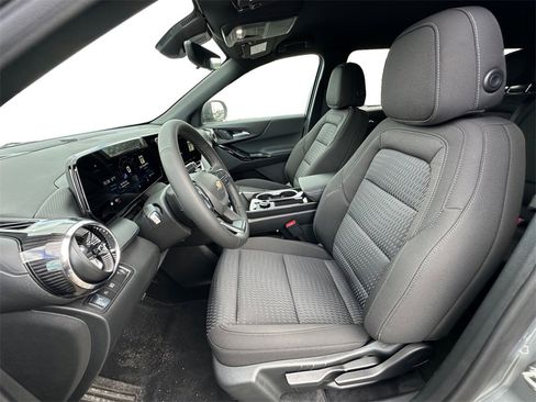 New 2026 Chevrolet Equinox LT w/ Safety and Technology Package image 9