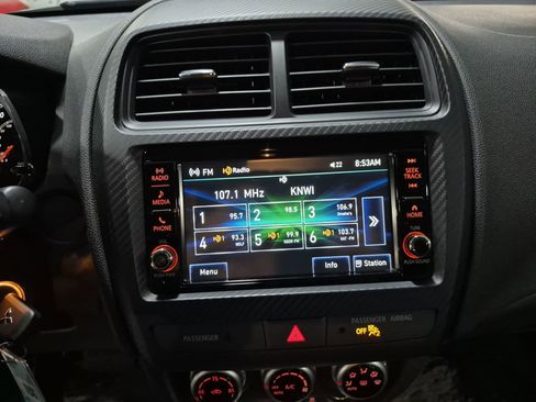 Used 2025 Mitsubishi Outlander Sport AWD image 13