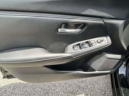 Used 2024 Nissan Sentra SV FWD image 12