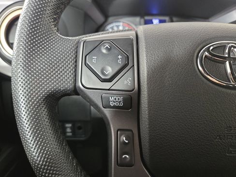 Used 2021 Toyota Tacoma TRD Sport image 15