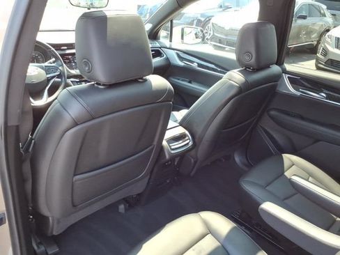 Certified 2022 Cadillac XT6 Premium Luxury w/ Technology Package AWD/4WD image 15