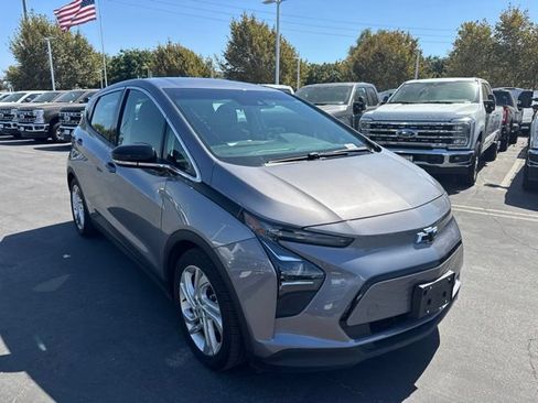 Used 2023 Chevrolet Bolt LT w/ Driver Confidence Package FWD image 4