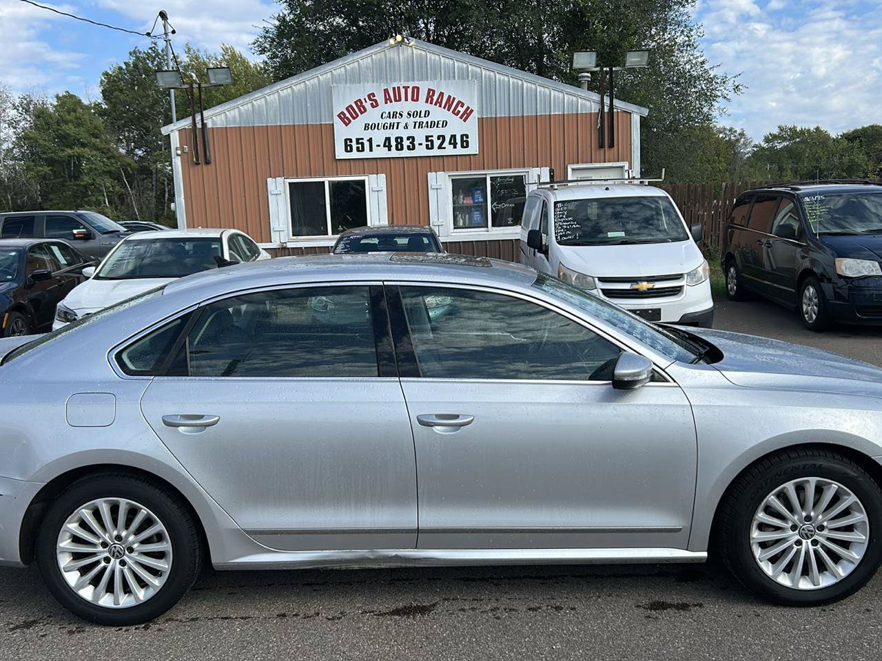 Used 2016 Volkswagen Passat 1.8T SE w/ Lighting Package FWD image 4