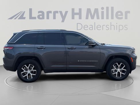 Used 2023 Jeep Grand Cherokee Limited AWD/4WD image 7