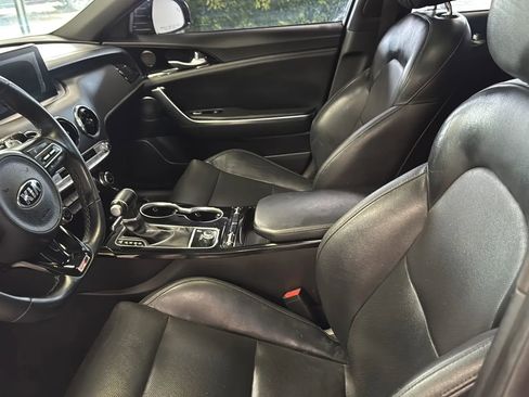 Used 2020 Kia Stinger GT-Line w/ Sun & Sound Package RWD image 13