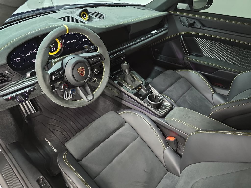 Certified 2025 Porsche 911 GT3 RS RWD image 4