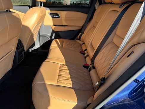 Used 2022 Nissan Rogue Platinum w/ Head-Up Display Package image 12