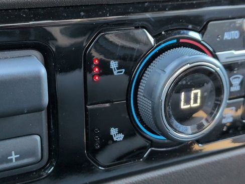 Used 2025 Chevrolet Silverado 1500 LT image 22