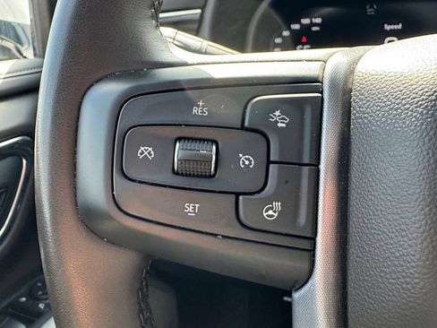 Used 2023 GMC Yukon XL SLT w/ SLT Premium Package AWD/4WD image 32