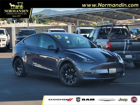 Used 2022 Tesla Model Y Long Range AWD/4WD image 1