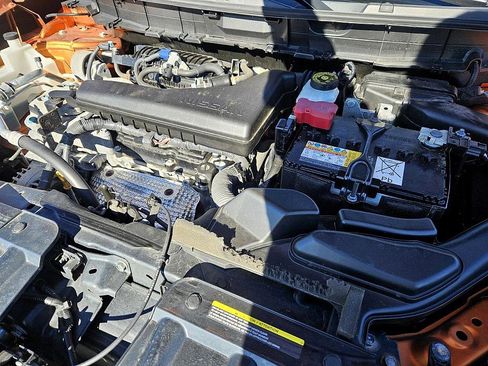 Used 2020 Nissan Rogue SV image 18