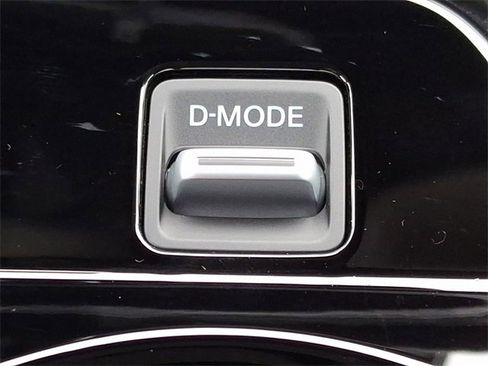 Certified 2025 Nissan Murano SV image 17