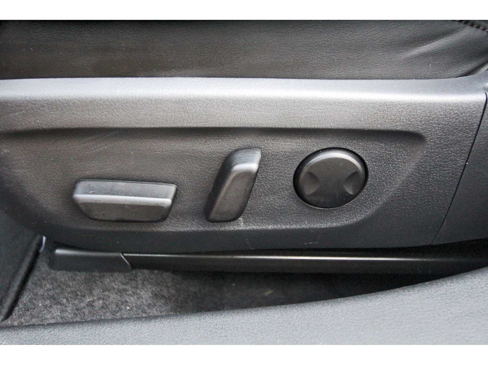Used 2024 MAZDA MAZDA3 s FWD image 27