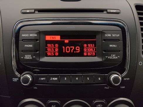 Used 2017 Kia Forte LX image 25