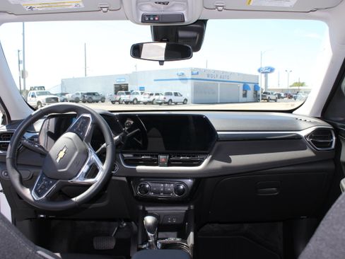 Used 2024 Chevrolet TrailBlazer LT w/ LT Cold Weather Package AWD/4WD image 14