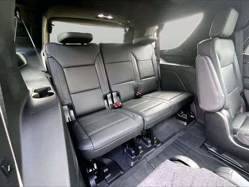 Used 2021 Chevrolet Tahoe Z71 w/ Z71 Signature Package AWD/4WD image 35