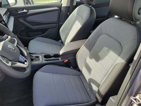 New 2026 Volkswagen Jetta SE FWD image 18