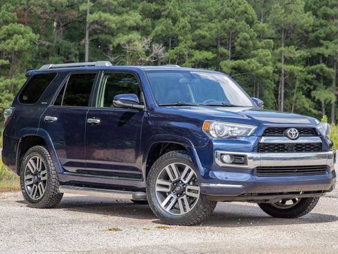 Used 2016 Toyota 4Runner Limited AWD/4WD image 3