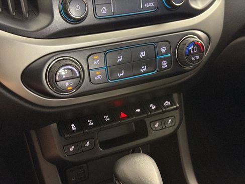 Used 2022 Chevrolet Colorado ZR2 AWD/4WD image 18