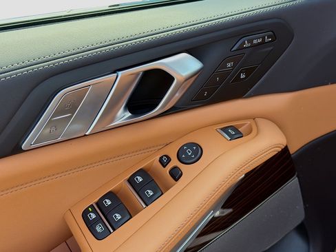 New 2026 BMW X7 xDrive40i w/ M Sport Package image 25