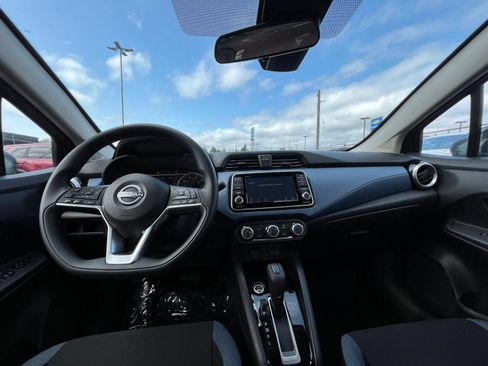 Used 2025 Nissan Versa SV FWD image 32