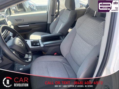 Used 2023 Toyota Sienna LE image 12