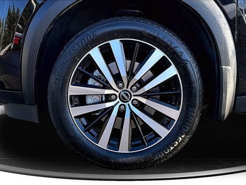 New 2025 Nissan Pathfinder Platinum w/ Cargo Package image 13