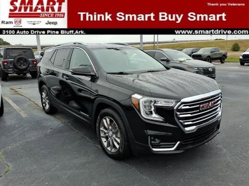Used 2024 GMC Terrain SLT image 1