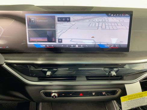 Used 2026 BMW X5 sDrive40i w/ Premium Package image 23
