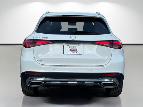 Used 2026 Mercedes-Benz GLC 300 image 4
