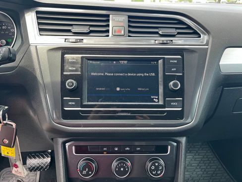 Used 2020 Volkswagen Tiguan S AWD/4WD image 33