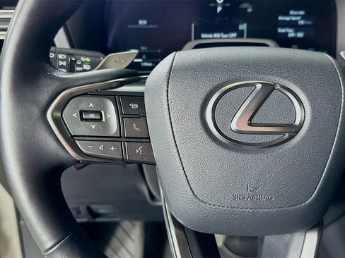 Used 2025 Lexus GX 550 w/ Accessory Package (Z1) image 21