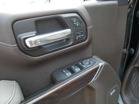 Used 2019 GMC Sierra 1500 SLT w/ SLT Premium Plus Package AWD/4WD image 19