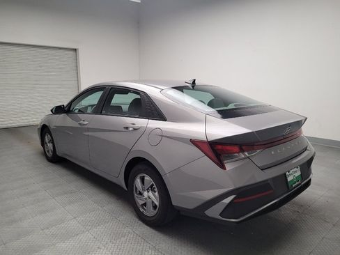 Used 2024 Hyundai Elantra SE FWD image 5