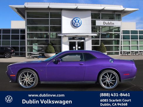 Used 2016 Dodge Challenger R/T image 7
