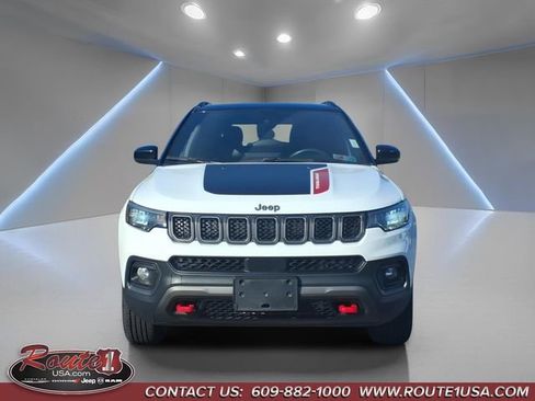 Used 2024 Jeep Compass Trailhawk image 2