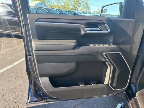 Used 2022 Chevrolet Silverado 1500 LT w/ Z71 Off-Road Package AWD/4WD image 10