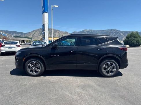 Used 2025 Chevrolet Blazer LT w/ Convenience Package AWD/4WD image 6