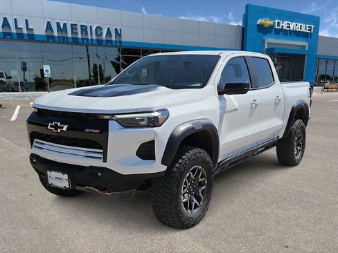 Used 2024 Chevrolet Colorado ZR2 w/ ZR2 Convenience Package III AWD/4WD image 4