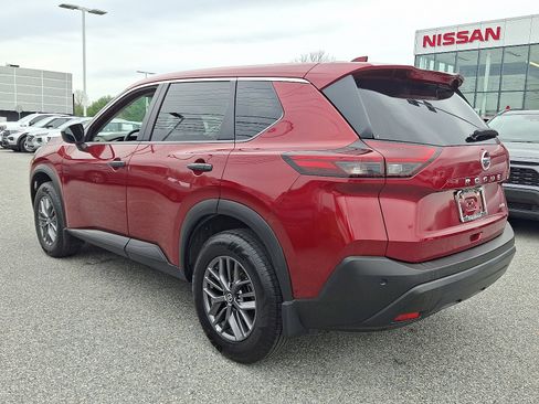 Certified 2021 Nissan Rogue S image 5