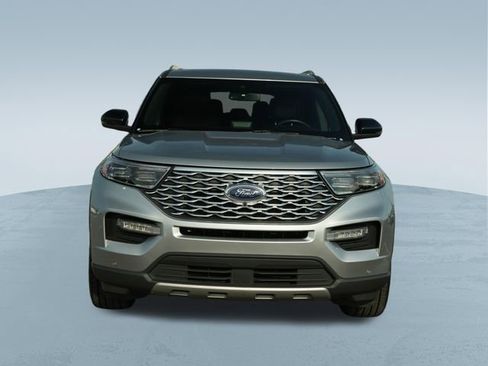 Used 2020 Ford Explorer Platinum w/ Premium Technology Package AWD/4WD image 2