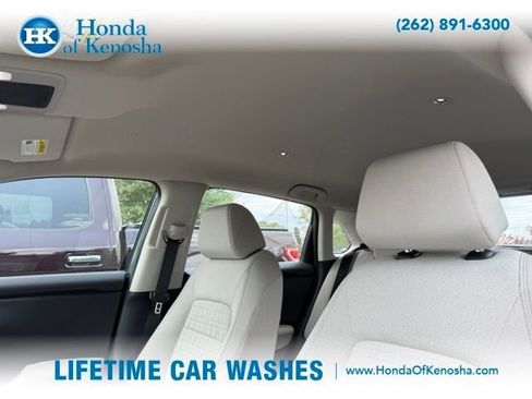 Certified 2025 Honda HR-V LX image 6