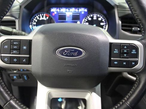 Used 2024 Ford Expedition XLT RWD image 12