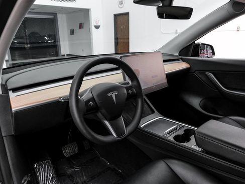 Used 2021 Tesla Model Y Long Range AWD/4WD image 3