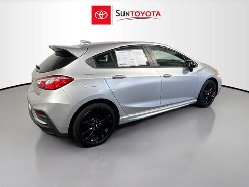 Used 2018 Chevrolet Cruze LT w/ Redline Edition FWD image 4