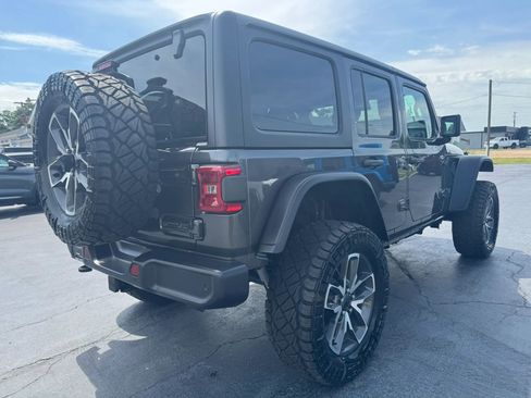 Used 2024 Jeep Wrangler Unlimited w/ Convenience Group AWD/4WD image 3