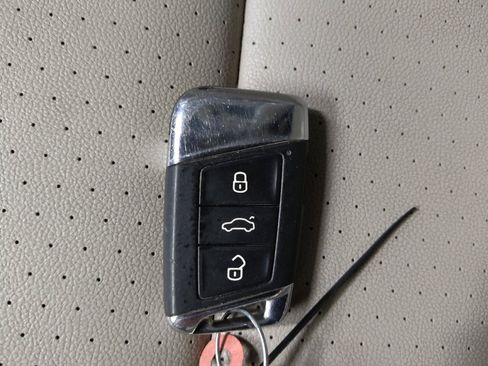 Used 2022 Volkswagen Atlas SE image 32